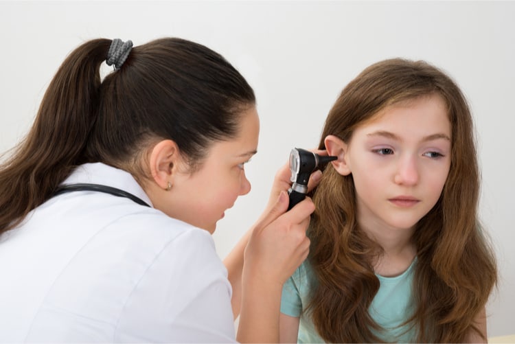 Bệnh Nhiễm trùng tai: Nguyên nhân, biến chứng và cách điều trị